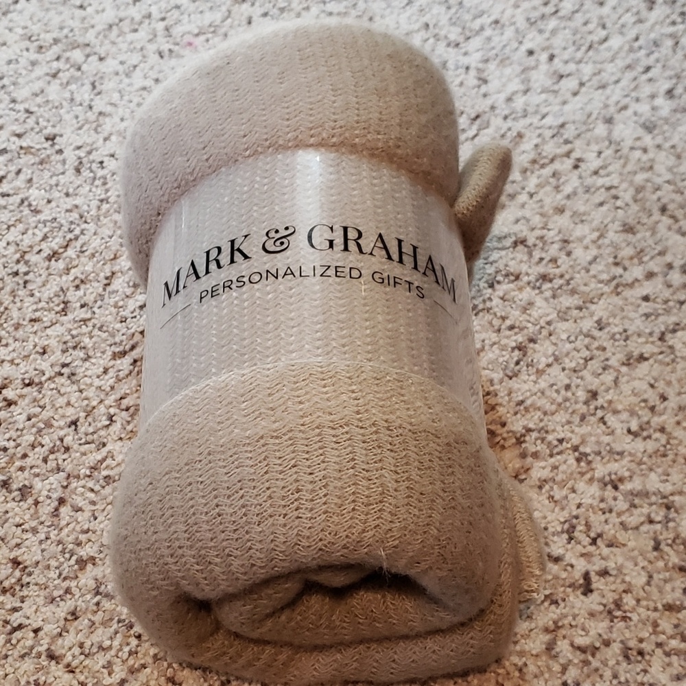 Mark & Graham Super soft, fuzzy throw